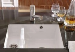 Villeroy & Boch Subway - Keramikspüle 545x440mm Mit Ablaufgarnitur, CeramicPlus, Alpinweiß 675801R1 -Villeroy & Boch 0fa3e5dde48505a013903260